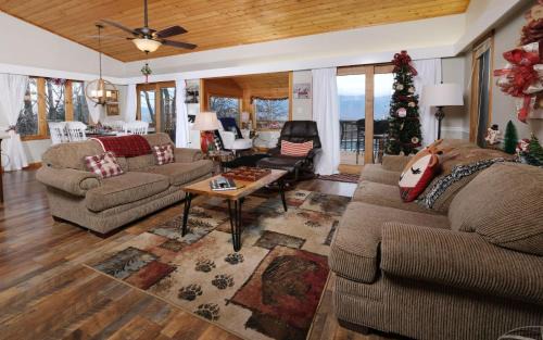 Chalet Village Villa | Majestic Getaway 1427