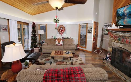 Chalet Village Villa | Majestic Getaway 1427