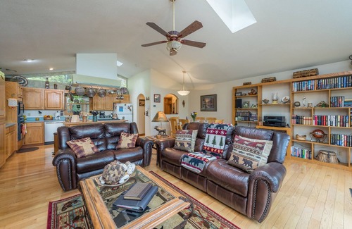 Upper Peachtree Cabina | EAGLES NEST HiDEAWAY - CABINA DE LUJO, VISTAS ESPECTACULARES, TINA CALIENTE, PRIVACIDAD TOTAL