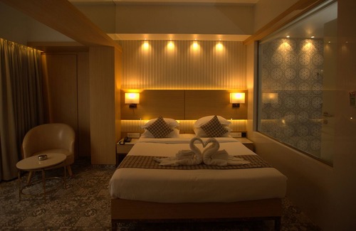 Mira Road East Hotel | Majestic Suites - A Boutique Hotel