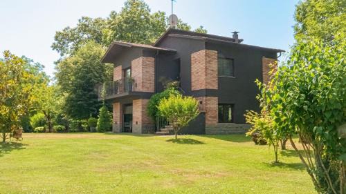 Santa Pau Casa | Majordoms Baseia - jardí i accés privat a La Fageda
