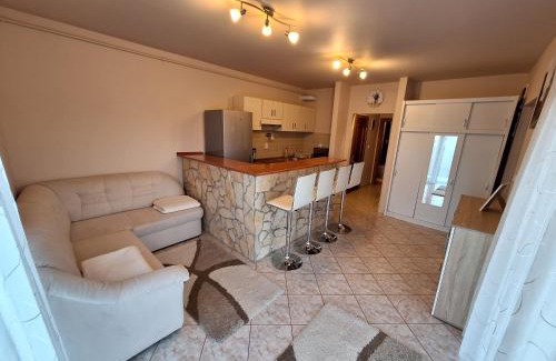 Pecs Apartamento | Makra-tető Öregtölgy Apartman