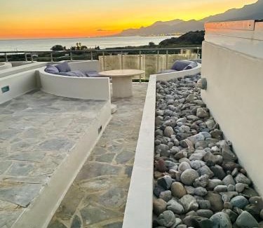 Makry Gialos Apartamento | MakryGialos Rooftop Escape at Lagada Resort