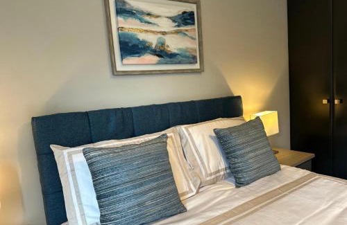 Sutton Cross Apartamento | Malahide Dublin Airport Superior Large Serviced Apartment - Sleeps 6