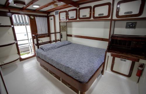 Ponta Negra Alquiler De Eote | Mamirauá Barco Hotel