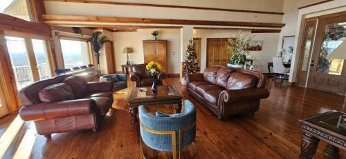 Manchester Casa | Manchester Georgia Mountain estate with 10000 sqft panoramic views - 13 bedrooms, theater, pool table, event room and multiple gathering areas - Sleeps 30