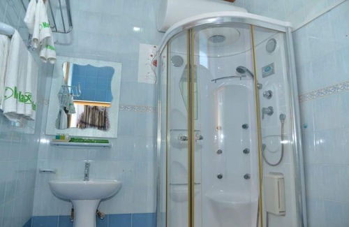 Mandalay Hotel | Mandalay Kandawgyi Inn