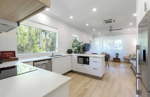 Port Douglas Hotel | Mandalay Luxury Beachfront Apartments