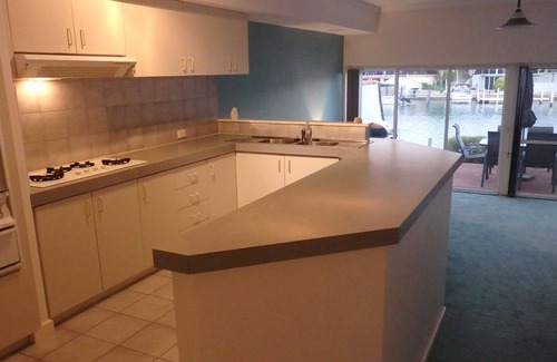 Halls Head Villa | Mandurah Canal Holiday Home con embarcadero propio! ¡Barcos! Cangrejos Delfines
