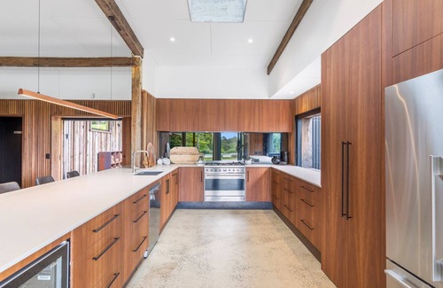 Bangalow Casa | Mango Packing Shed by Contemporary Hotels