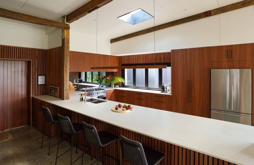 Bangalow Casa | Mango Packing Shed by Contemporary Hotels