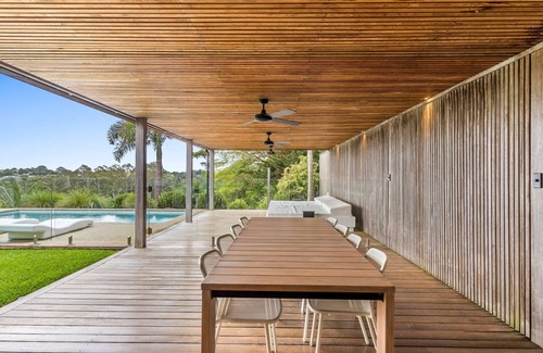 Bangalow Casa | Mango Packing Shed by Contemporary Hotels