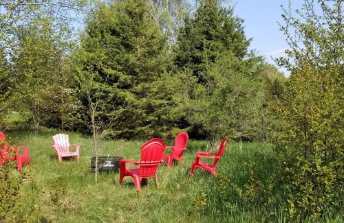 Manitoulin District Casa | Manitoulin Island, Cozy Retreat . 3 min Walk to Dock