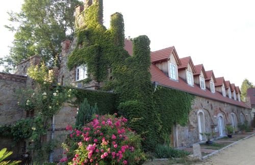 Vierkirchen Apartamento | Mansión en el castillo con foso