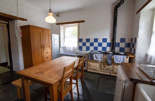 Polperro Casa | Manor House con jardines, bañera de hidromasaje y vistas al mar, capacidad para 16 a 21 con cabaña