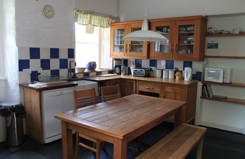 Polperro Casa | Manor House con jardines, bañera de hidromasaje y vistas al mar, capacidad para 16 a 21 con cabaña