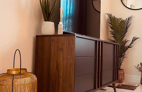 Lauderdale Lakes Cabaña | Manor on the lake