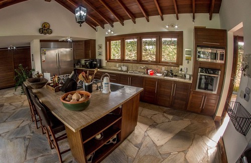 Village da Ferradura Villa | Mansão Exuberante Pé na Areia Ferradura