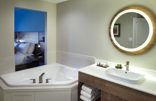 Pigeon Forge Hotel | Margaritaville Island Hotel