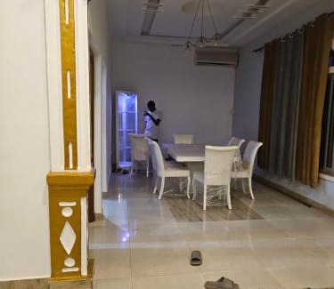Ouaka Province Apartamento | Maria veronica