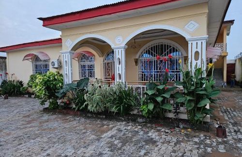 Ouaka Province Apartamento | Maria veronica