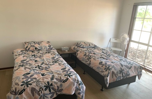 Violet Town Otro | Mariam Farm stay next to Hume Highway