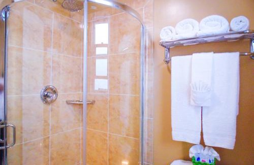 Ocean View and Fourth Street Hotel | Marina Inn Berkeley