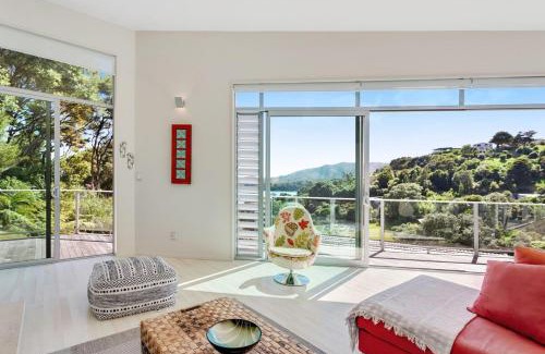 Parekura Bay Casa | Mariner's Lookout - Parekura Bay