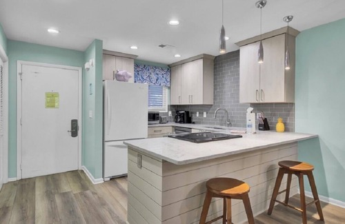 Pelican Bay Condominio | Mariner's Walk 9C / 2 BR Cerca del océano Condo w / Wild Dunes Servicios!