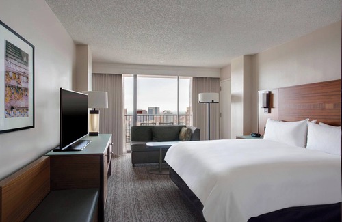 Downtown San Antonio Hotel | Marriott San Antonio Riverwalk