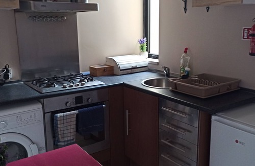 Marsalforn Apartamento | Marsalforn flat near beach and boulevard