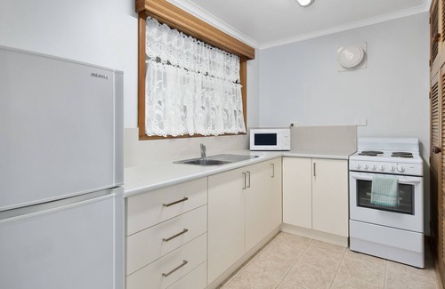 Strahan Hotel | Marsden Court Apartments
