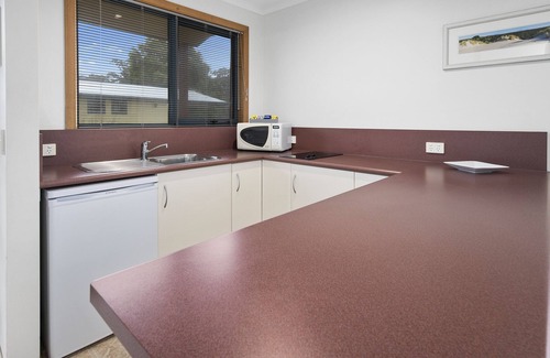 Strahan Hotel | Marsden Court Apartments