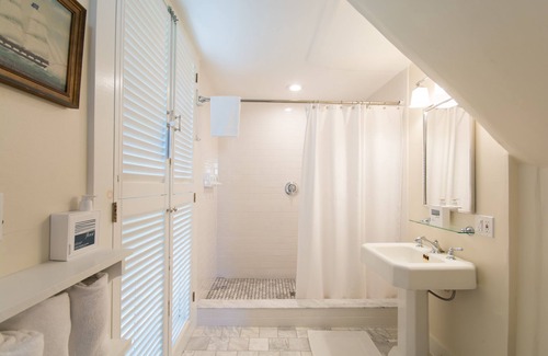 Top of the Hill Cama Y Desayuno | Marshall Slocum Inn