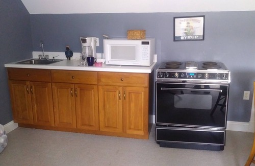 Secretary Cama Y Desayuno | Marvel's on the Creek