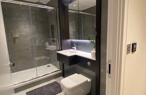 London Borough of Hounslow Apartamento | Marvelous 3 Bed Penthouse in Kewbridge