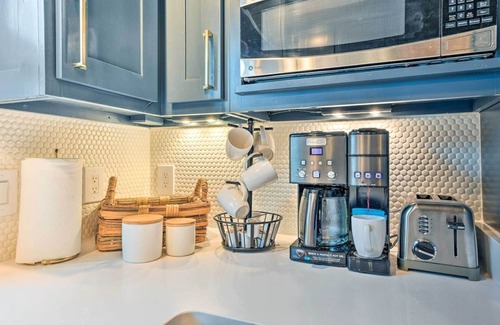 Village Walk Cabina | Marvelous Cottage in the Heart of Downtown Highlands, NC! --New Ownership