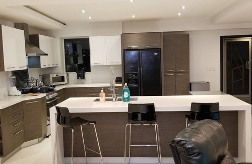 Costa Condominio | Marvelous Views of Coastline Islands & City... Best Location