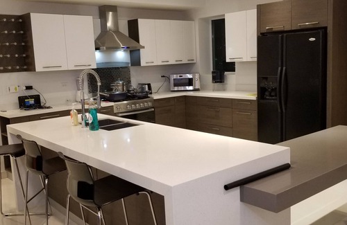 Costa Condominio | Marvelous Views of Coastline Islands & City... Best Location