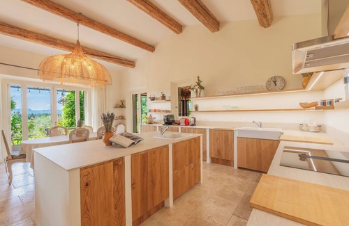 Eyragues Villa | Mas Elaïa, with views on the Alpilles, facing St. Rémy de Provence.