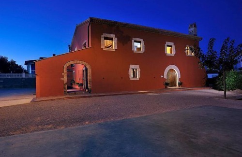 Banyeres del Penedés Cabaña | Masia Casa Roja para 18 personas