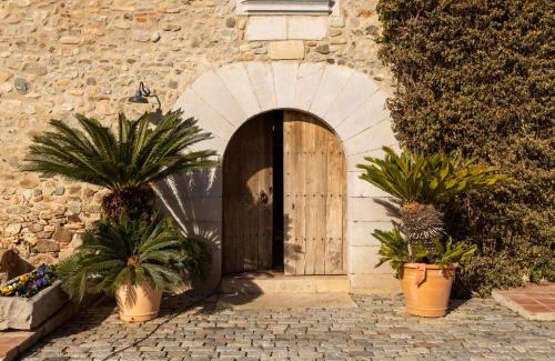 Bescano Casa | Masia elegant amb jardí i piscina