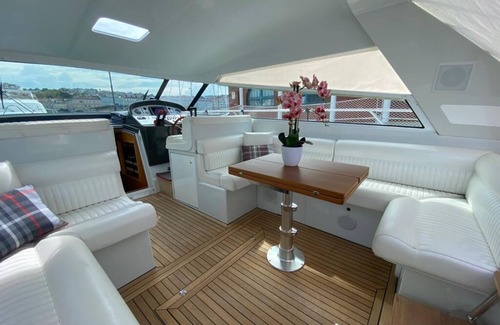 Trieste City Centre Alquiler De Eote | Luxury yacht Raffaelli Mistral Hard Top 50 "Bonita" in the center of Trieste