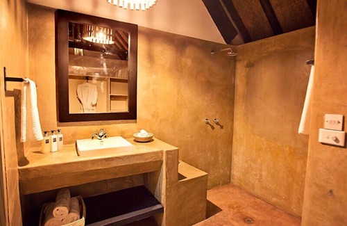 Victoria Falls Cabina | Masuwe Lodge