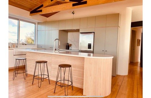 Whangaripo Casa | Matakana View- Treetop retreat in Matakana