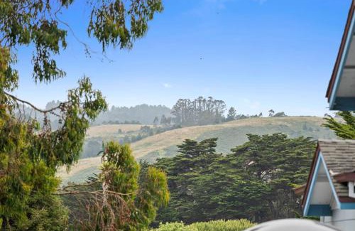 Half Moon Bay Casa | Mavericks Penthouse Downtown Luxury on Main Street Half Moon Bay