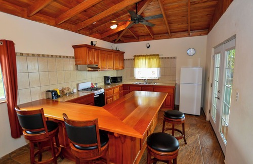 Hopkins Cabina | Maya Heights Village Resort