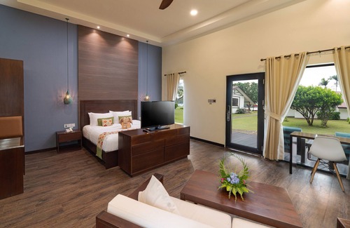 Lagoi Hotel | Mayang Sari Beach Resort