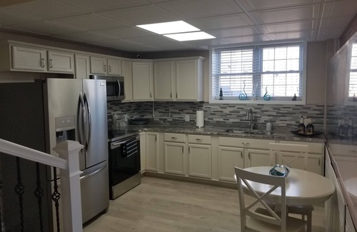 Roxboro Casa | Mayo Lake Lower Unit Highend, limpio, actualizado