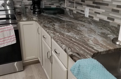 Roxboro Casa | Mayo Lake Lower Unit Highend, limpio, actualizado